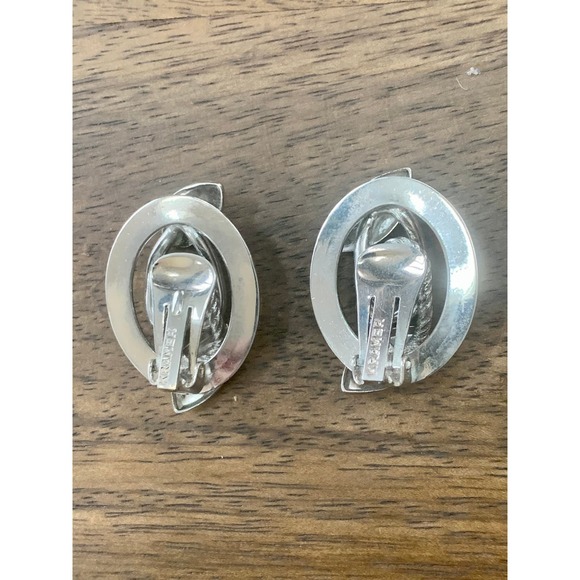 Vintage Silver Signed Kramer Clip On Earrings EUC - Picture 4 of 5